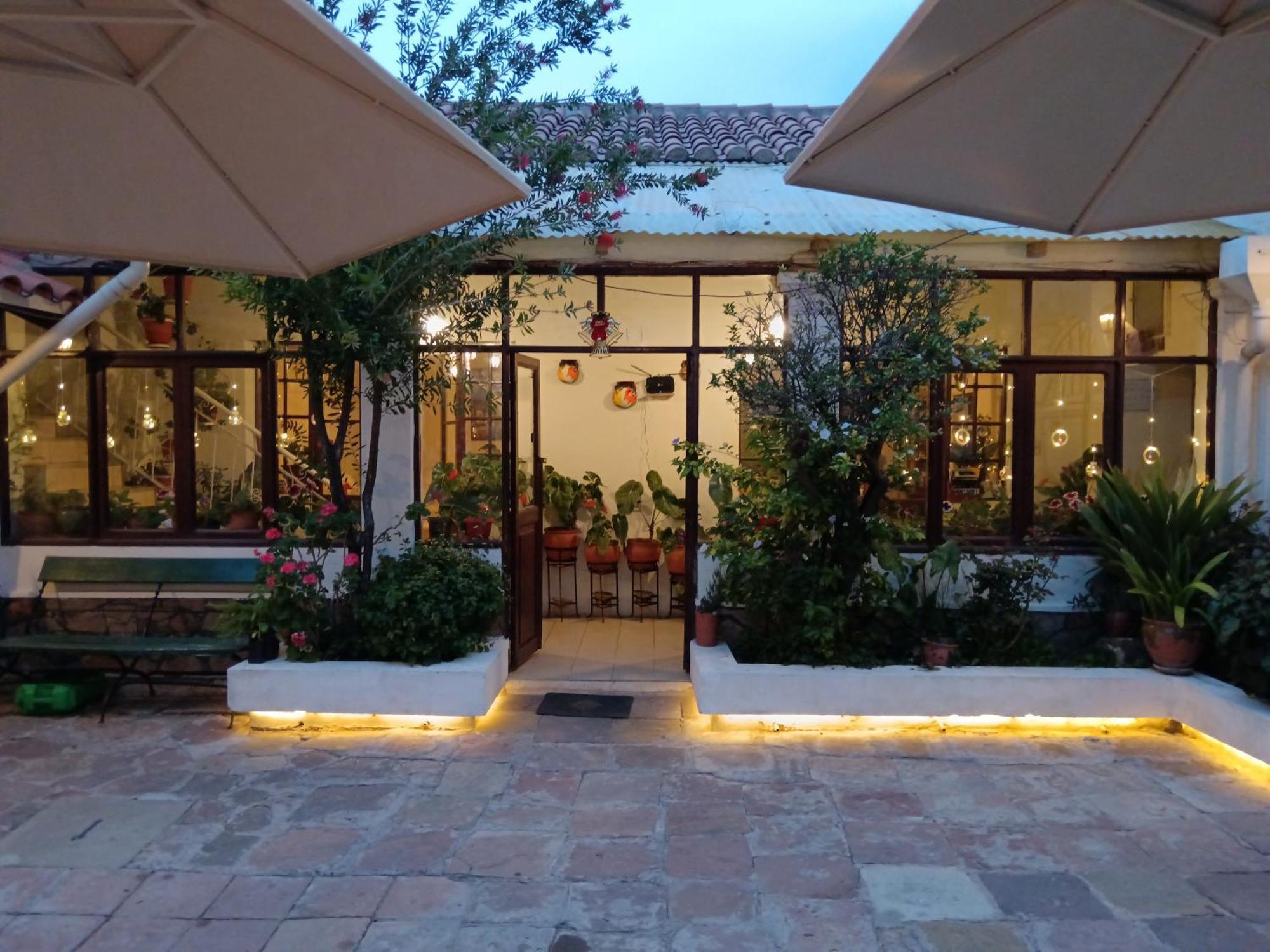 Ajayu Sucre Hotel Bagian luar foto