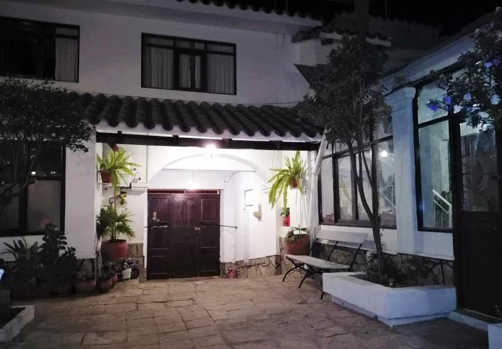 Ajayu Sucre Hotel Bagian luar foto